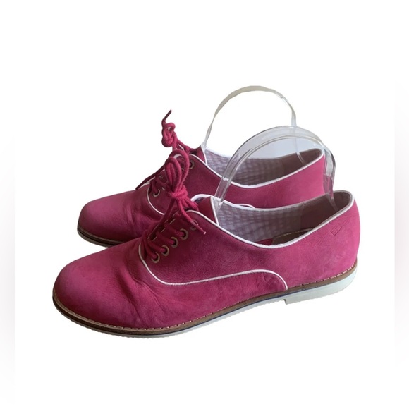 Tommy Hilfiger Shoes - Tommy Hilfiger Women’s Leather Pink Flat Shoes Size 8.5